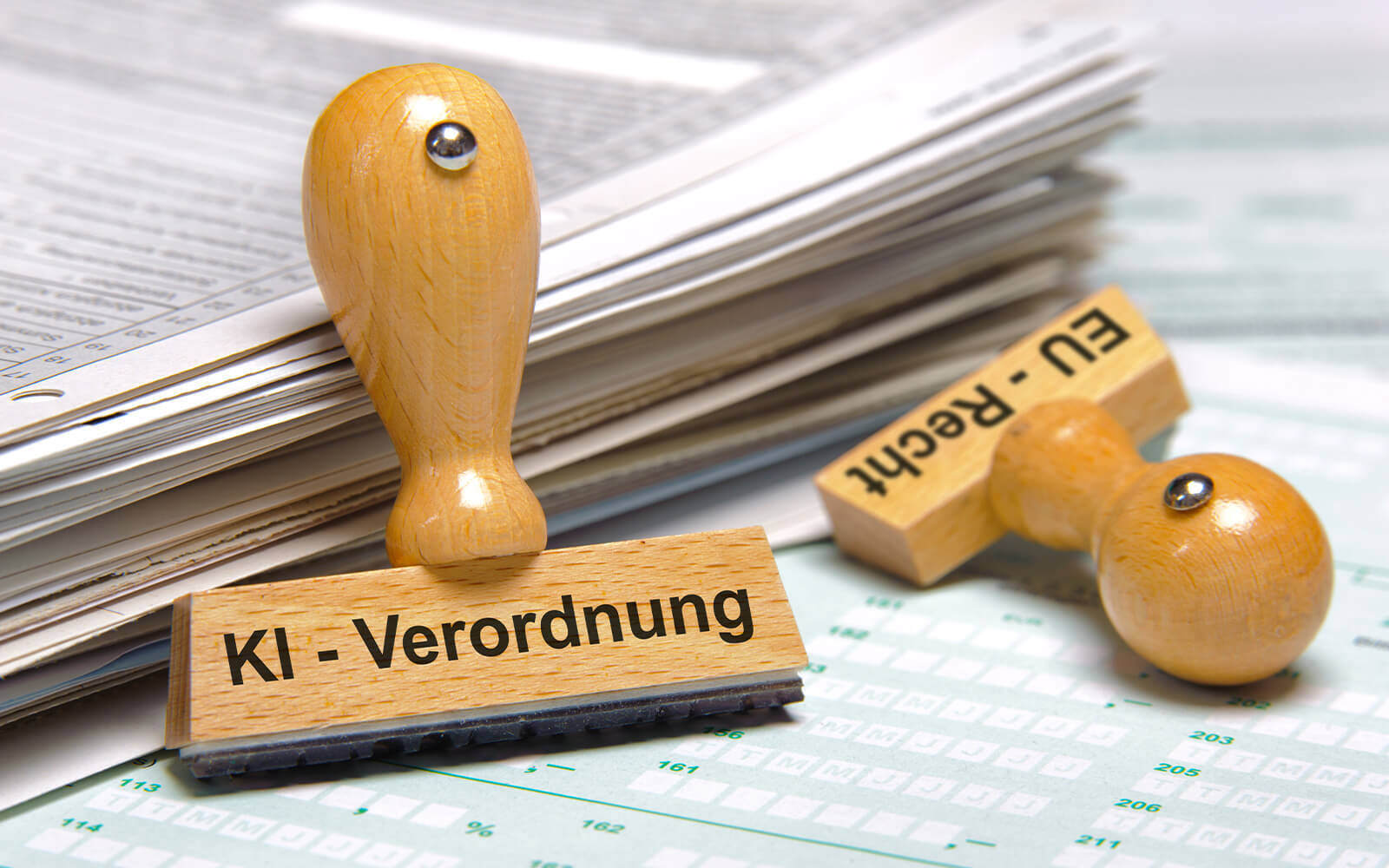 Stempel mit der Aufschritt "KI-Verordnung"